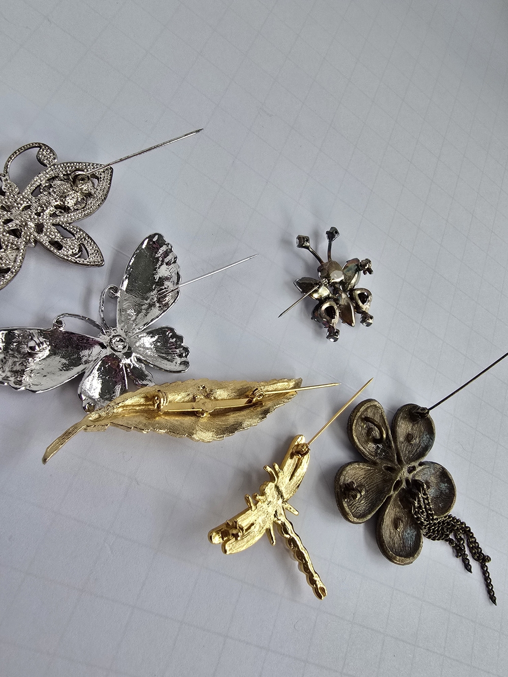 Vintage Brooch Lot Of 6 Butterflies Dragonfly Flower Leaf - Picture 12 of 13